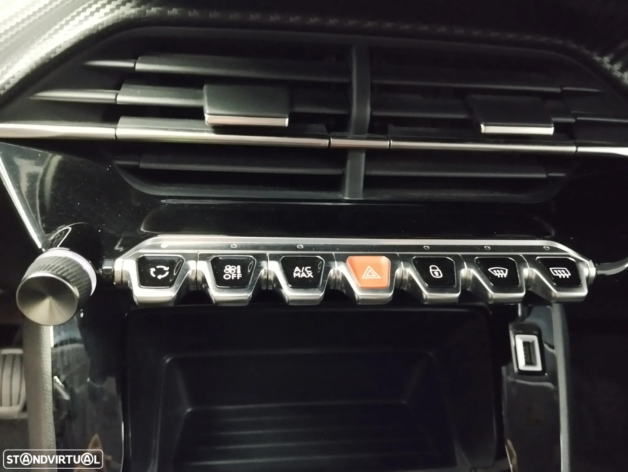 Peugeot 208 1.2 PureTech Active Pack - 28
