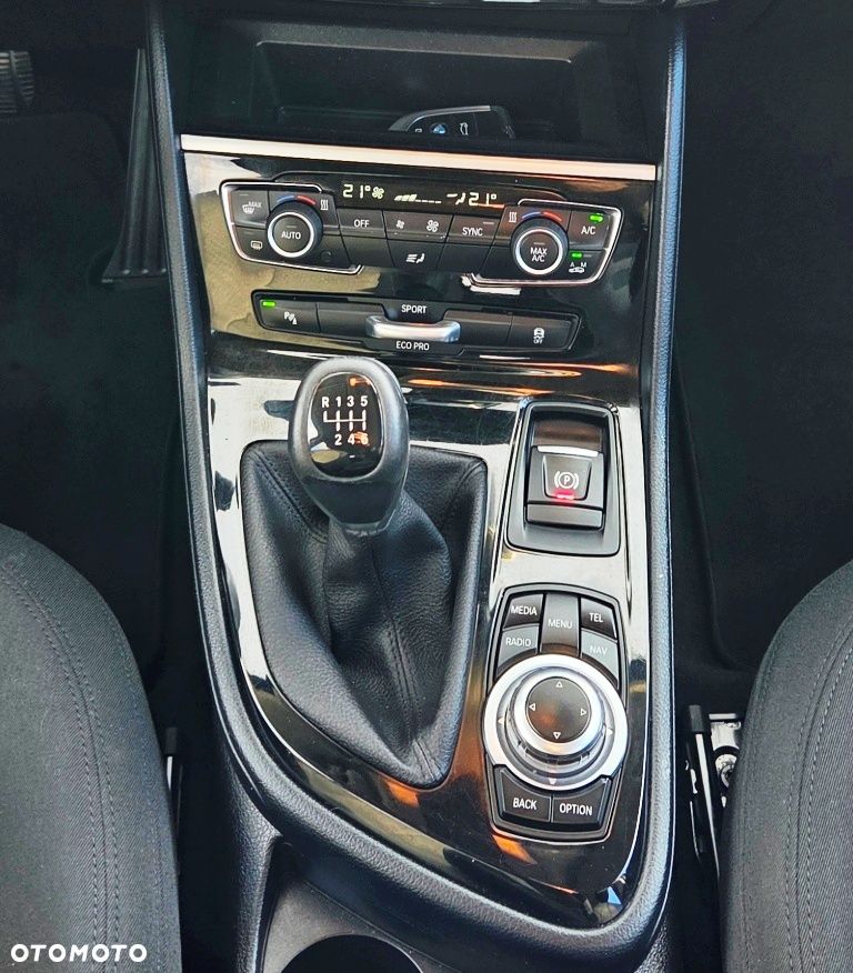 BMW Seria 2 218i Luxury Line - 36