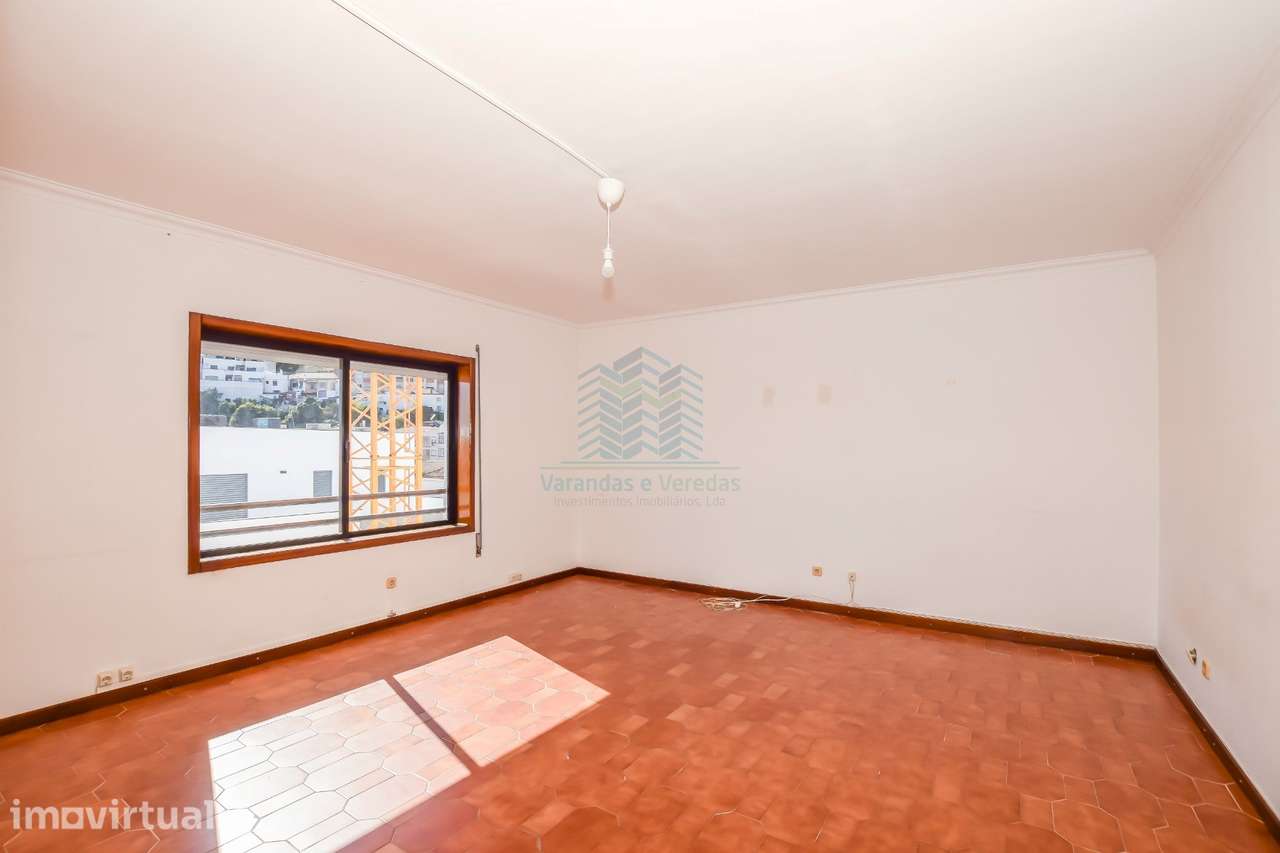 Apartamento T2 no centro de Torres Novas para Arrendamento - Grande imagem: 2/15