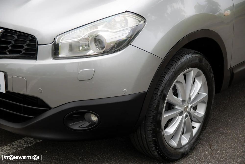 Nissan Qashqai +2 - 24