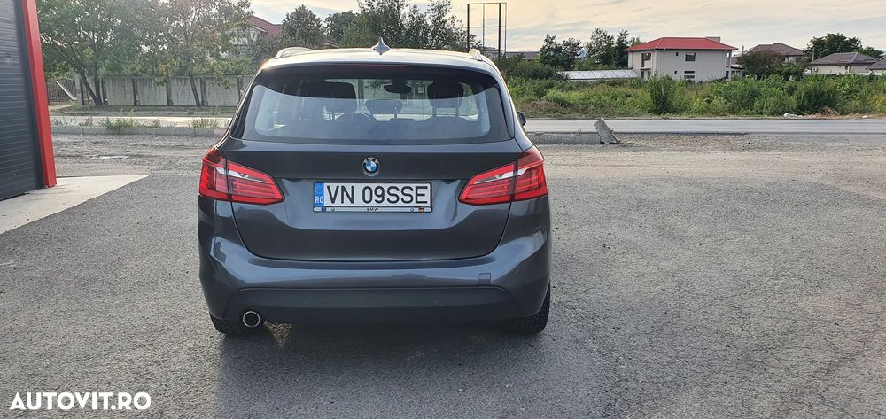 BMW Seria 2 216d Sport Line - 2