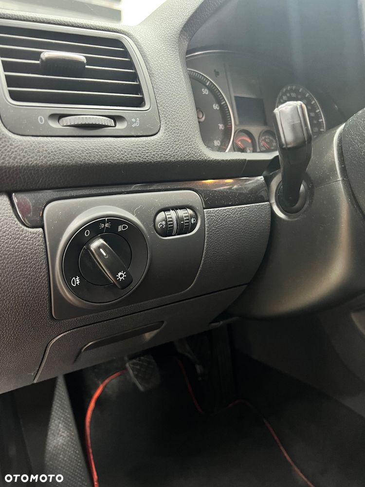 Volkswagen Golf 1.4 TSI GT - 12