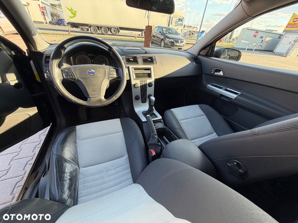 Volvo C30 2.0D Momentum - 11