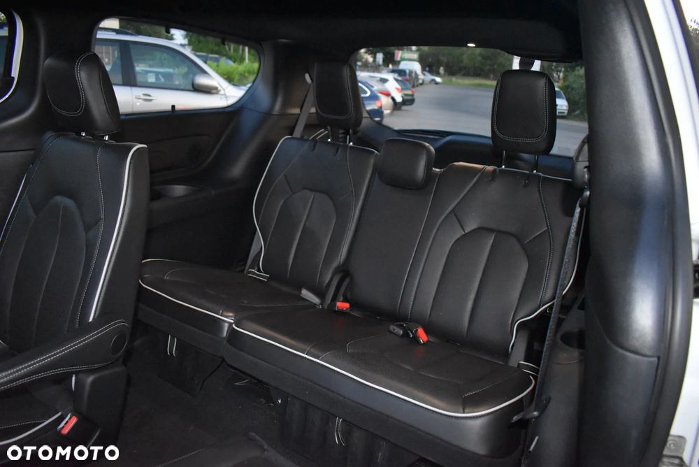Chrysler Pacifica - 25