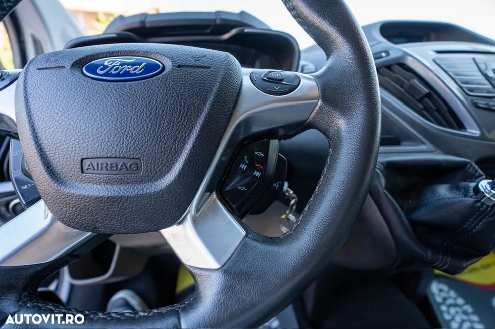 Ford Tourneo Custom 300 L2H1 VA Titanium - 22