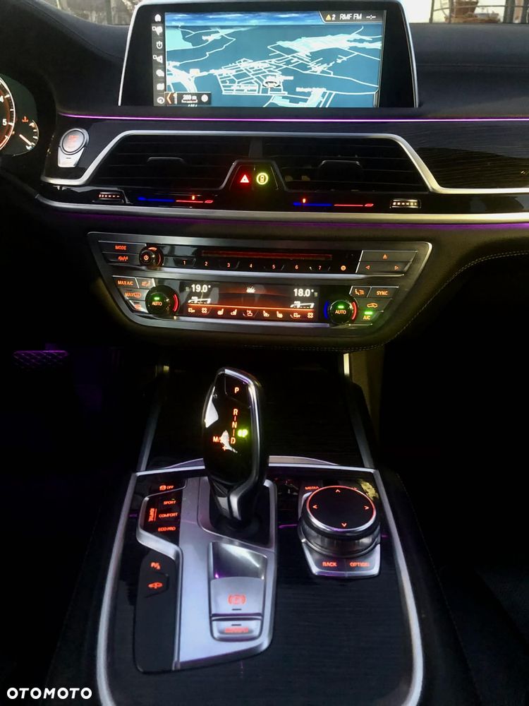 BMW Seria 7 740d xDrive - 21