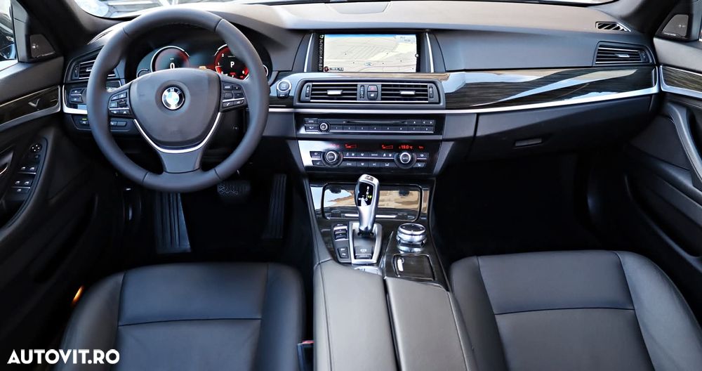 BMW Seria 5 525d Aut. Luxury Line - 12