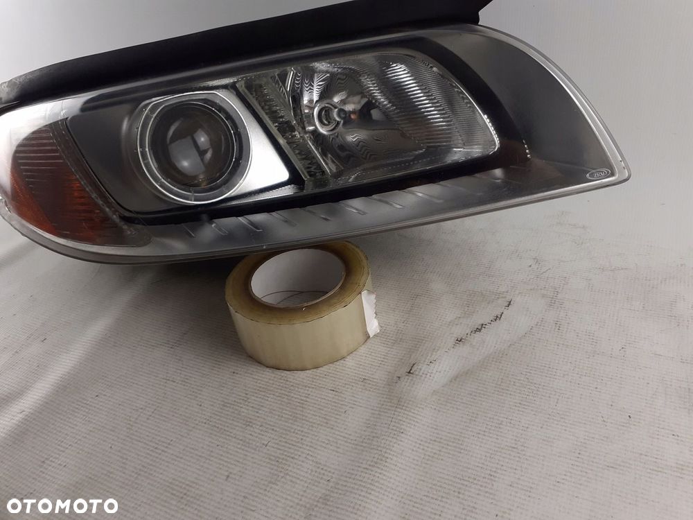 Lampa prawa przód Volvo XC70 V70 S80 ksenon 07-13r - 1