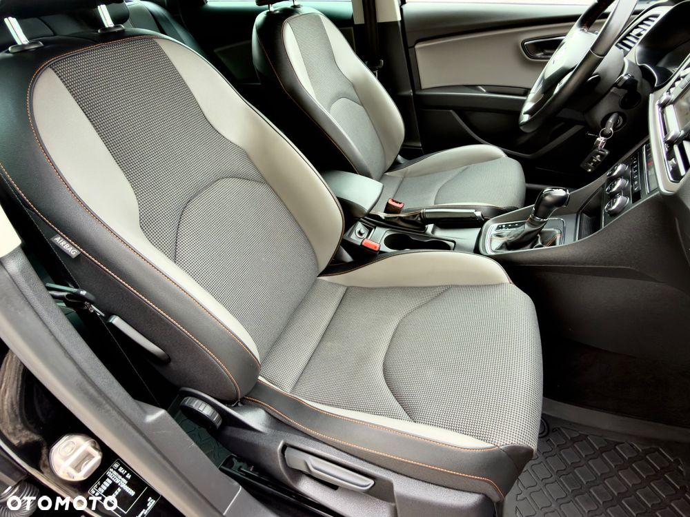 Seat Leon 2.0 TDI DPF DSG Xcellence - 30