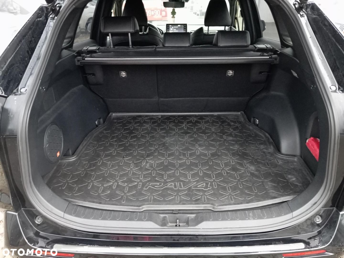 Toyota RAV4 2.5 Hybrid Black Edition by JBL 4x4 - 23