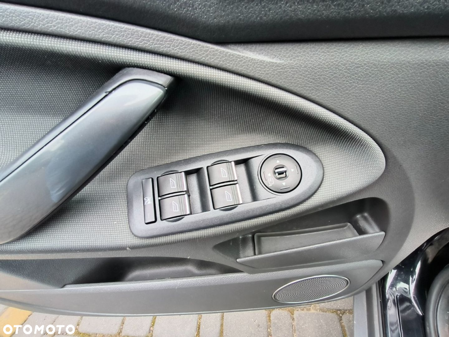 Ford Kuga - 12