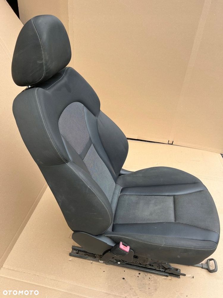 AUDI A1 8X 3D FOTEL KIEROWCY LEWY PRZÓD PRZEDNI - 2