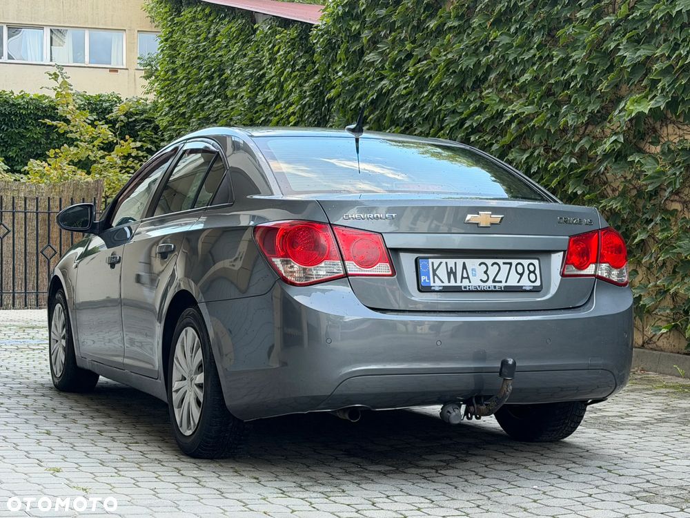 Chevrolet Cruze 1.6 LS - 6