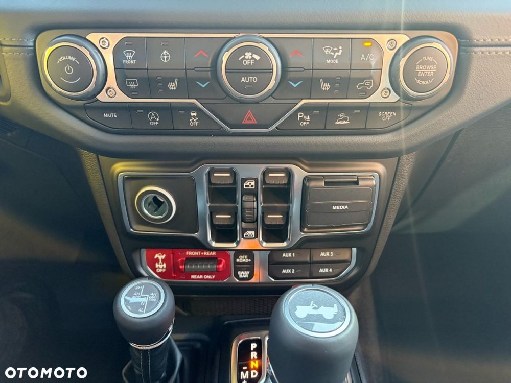 Jeep Wrangler - 20