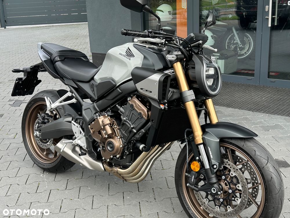 Honda CB - 23