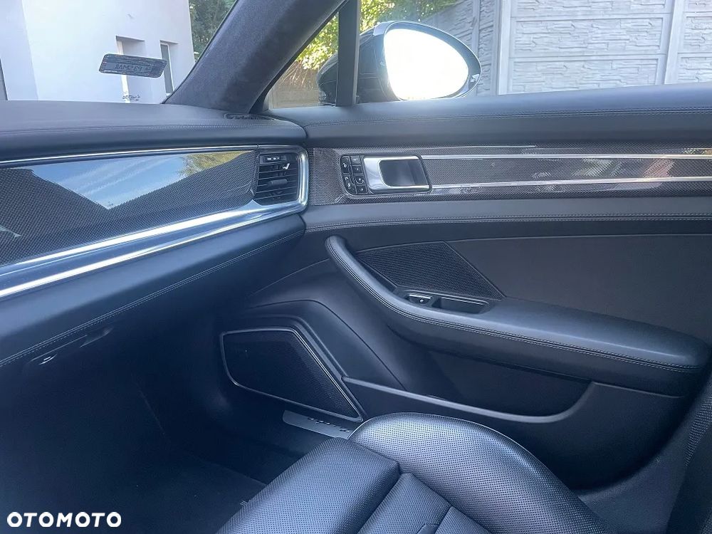 Porsche Panamera Turbo Executive - 10