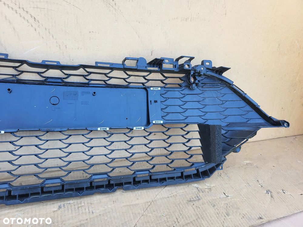 KRATKA ZDERZAKA PRZOD TOYOTA COROLLE E21 GR - 10