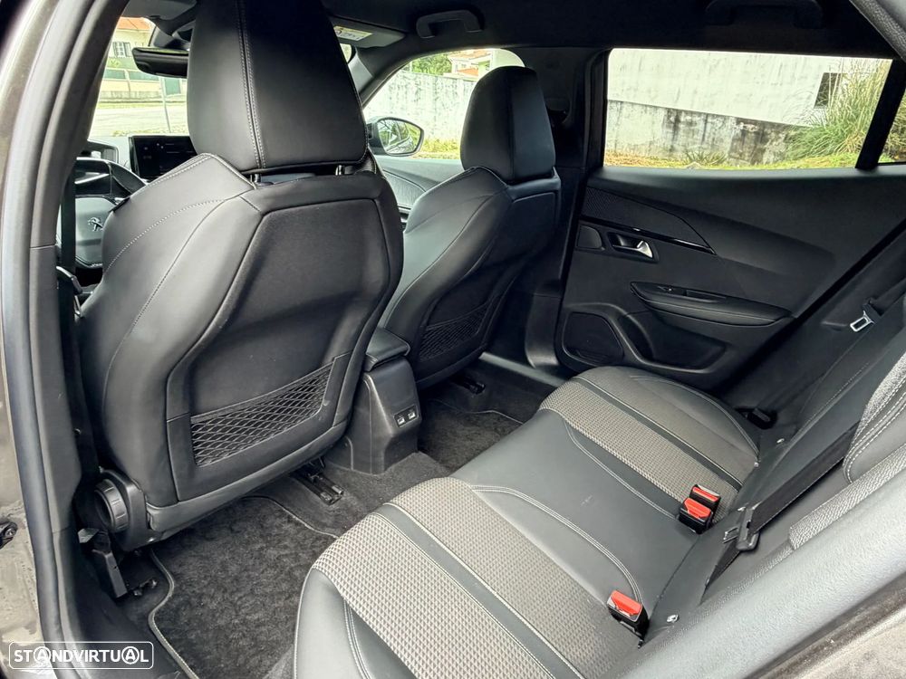 Peugeot 2008 1.5 BlueHDi GT Pack EAT8 - 6