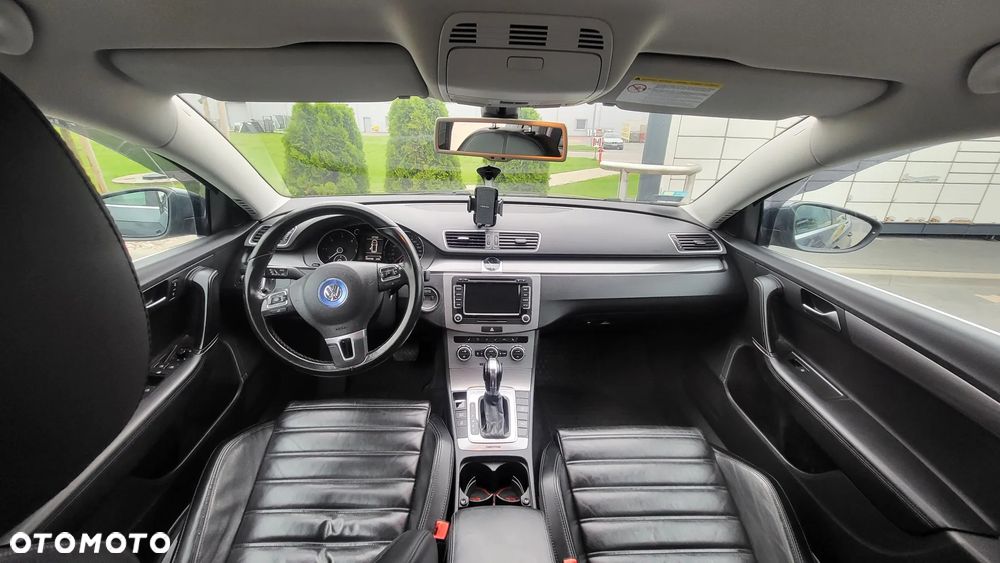 Volkswagen Passat 2.0 TDI Highline R-Style DSG - 17