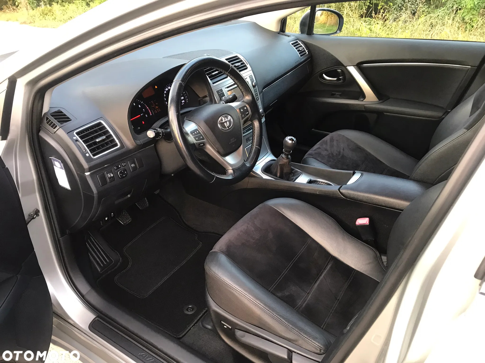 Toyota Avensis 1.8 Premium - 5