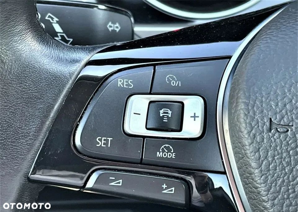 Volkswagen Touran 1.6 TDI BMT SCR Comfortline - 26