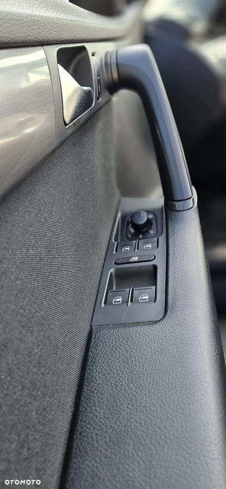 Volkswagen Passat Variant 2.0 TDI DPF DSG Highline - 24