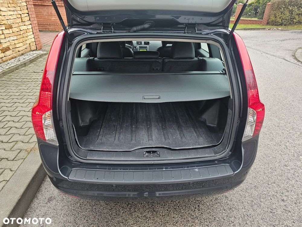 Volvo V50 1.6D Momentum - 18