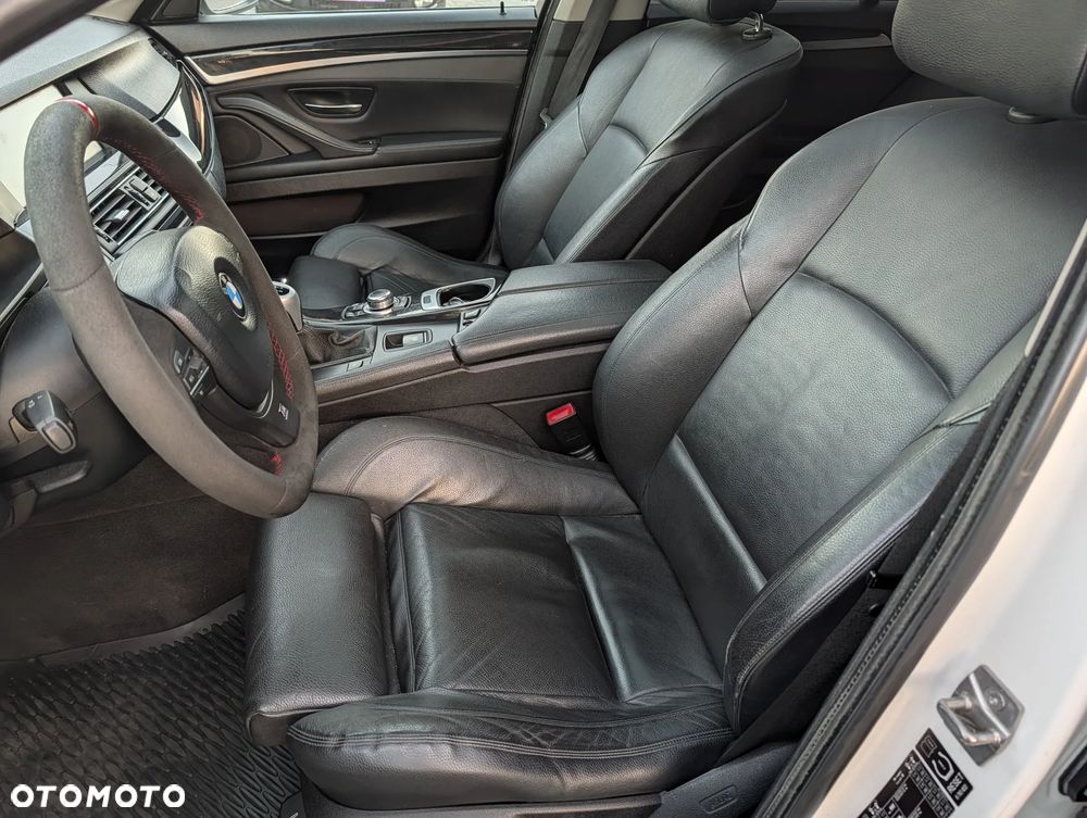 BMW Seria 5 525d - 17