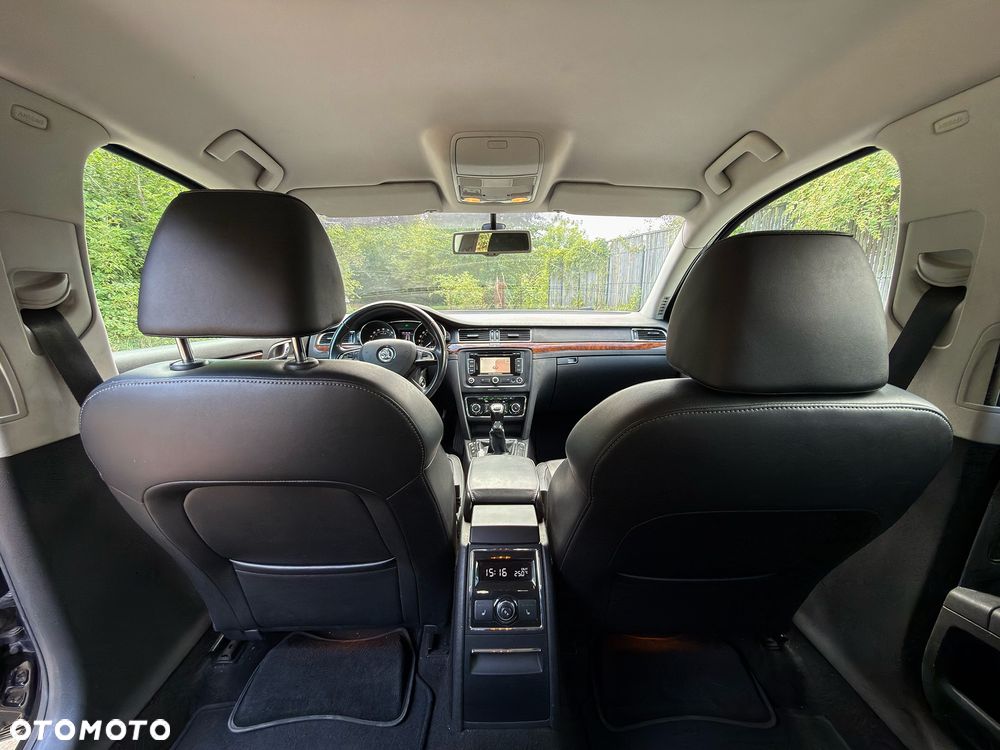 Skoda Superb 2.0 TDI Elegance - 14