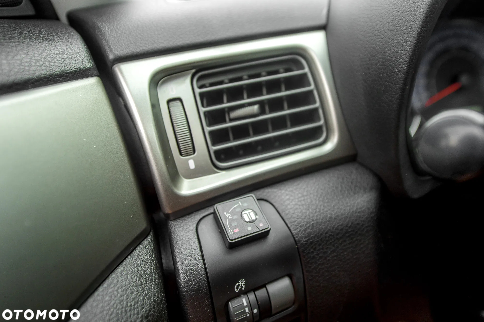 Subaru Forester 2.0X Exclusive - 25