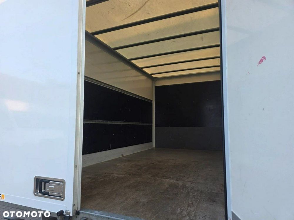 Ford Transit - 12
