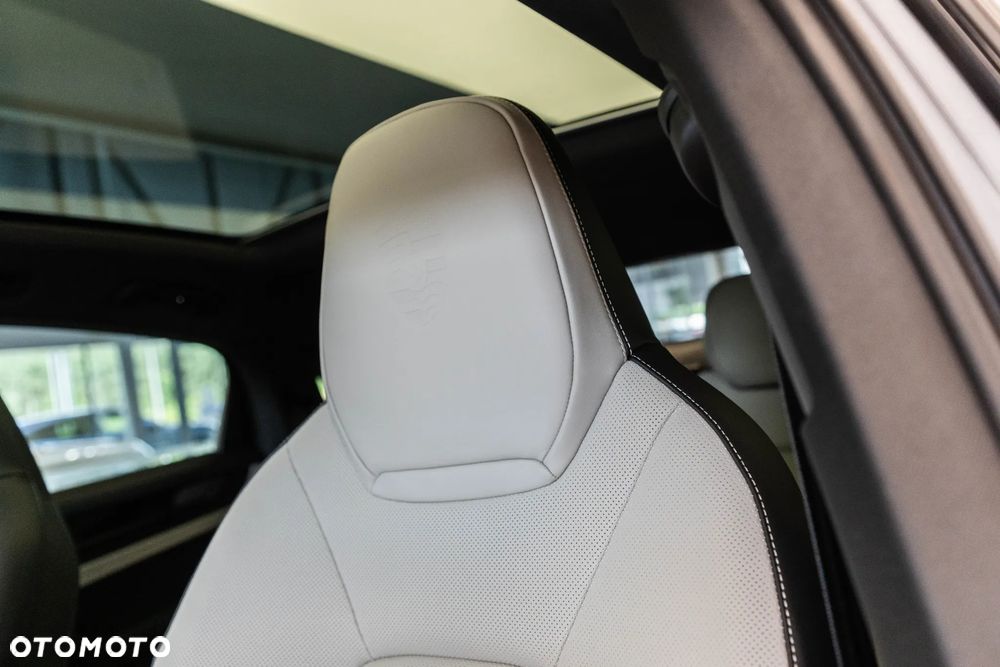 Porsche Cayenne E-Hybrid PHEV Black Edition - 33