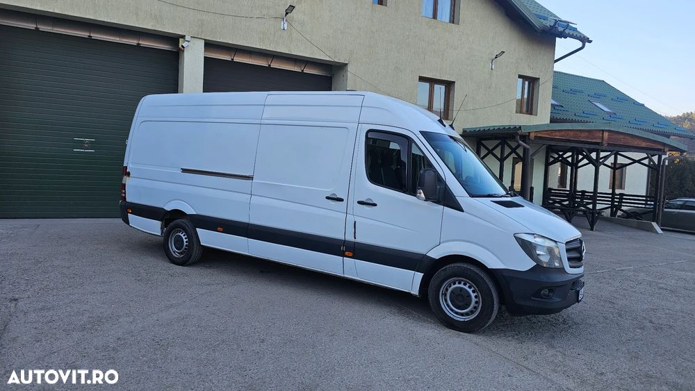 Mercedes-Benz Sprinter - 2