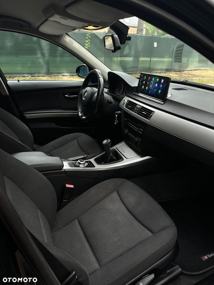 BMW Seria 3 318i - 10
