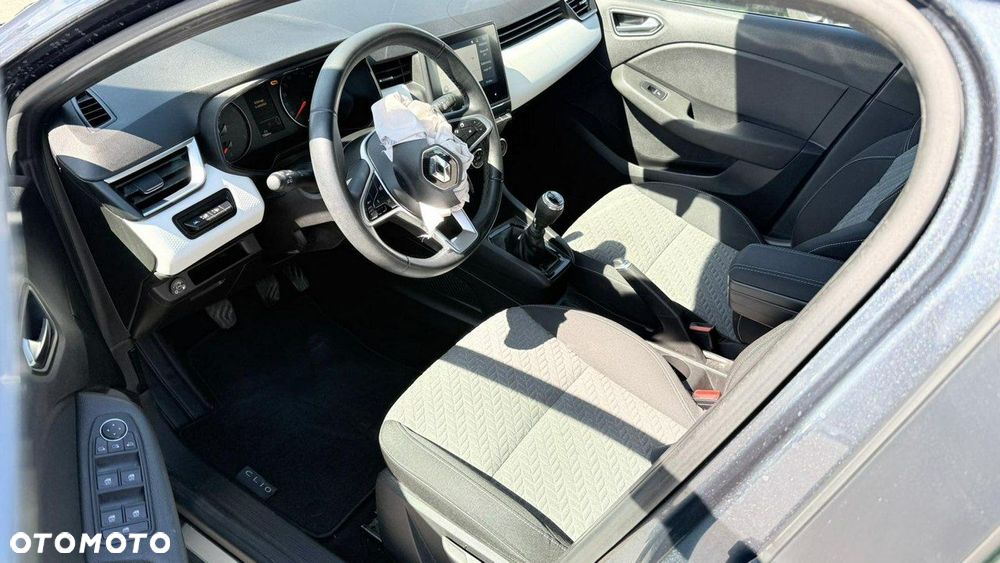 Renault Clio - 10