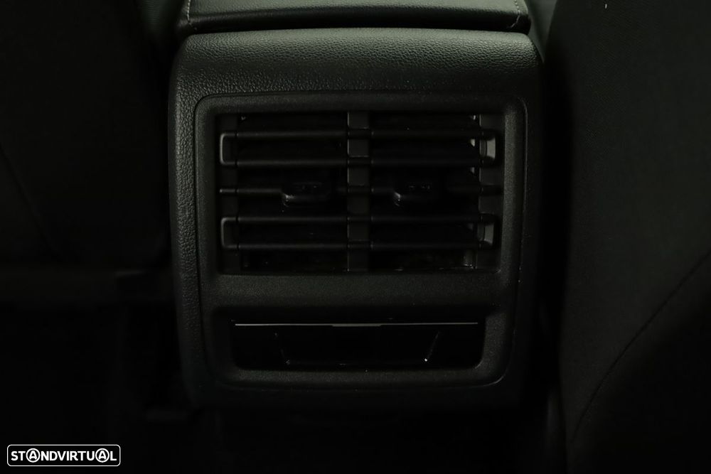 VW Golf 1.0 TSI Life - 22