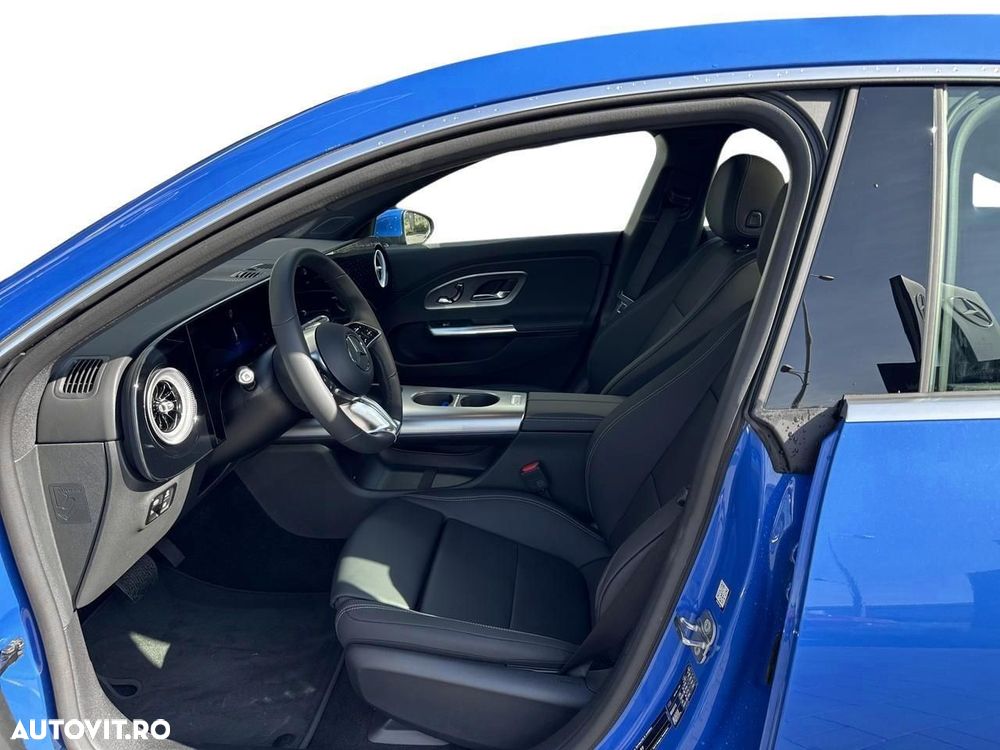 Mercedes-Benz CLA - 12