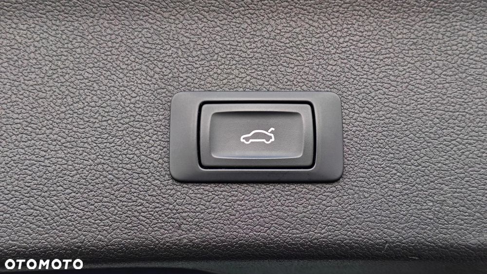 Audi A4 Avant 2.0 TDI DPF clean diesel S line Sportpaket - 37