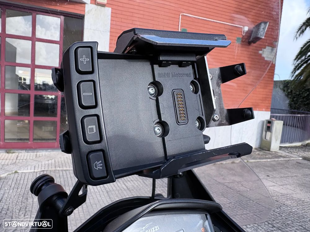 Moto Guzzi V85 TT - 39