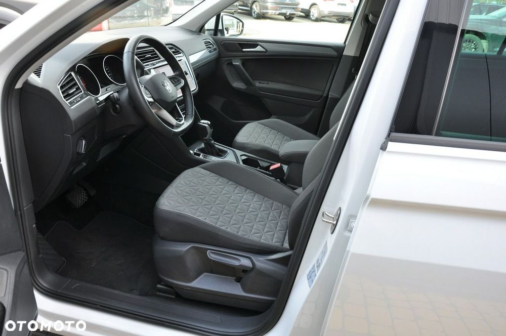 Volkswagen Tiguan 1.5 eTSI OPF DSG Life - 9
