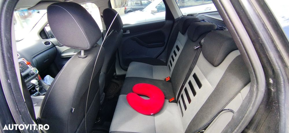 Ford Focus 1.6 TDCI DPF Titanium - 6