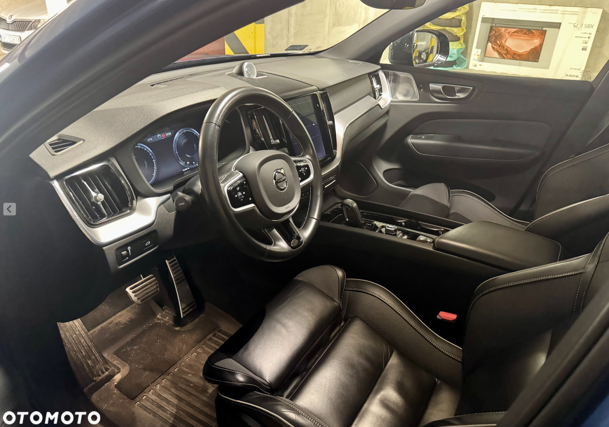 Volvo XC 60 D5 AWD R-Design - 8