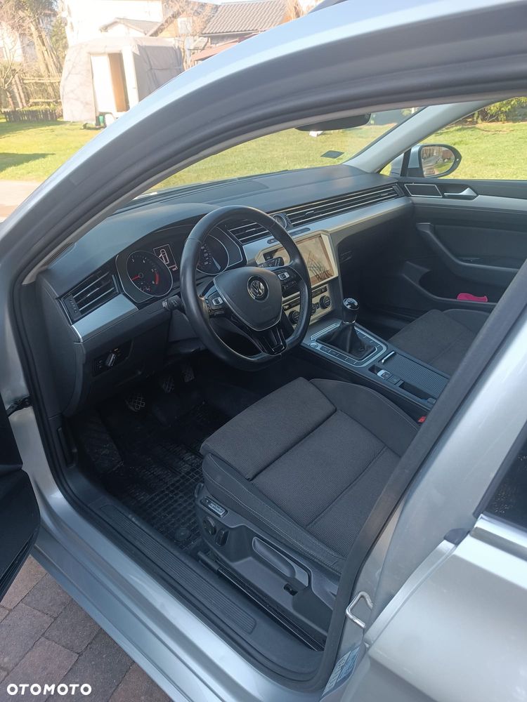 Volkswagen Passat - 5