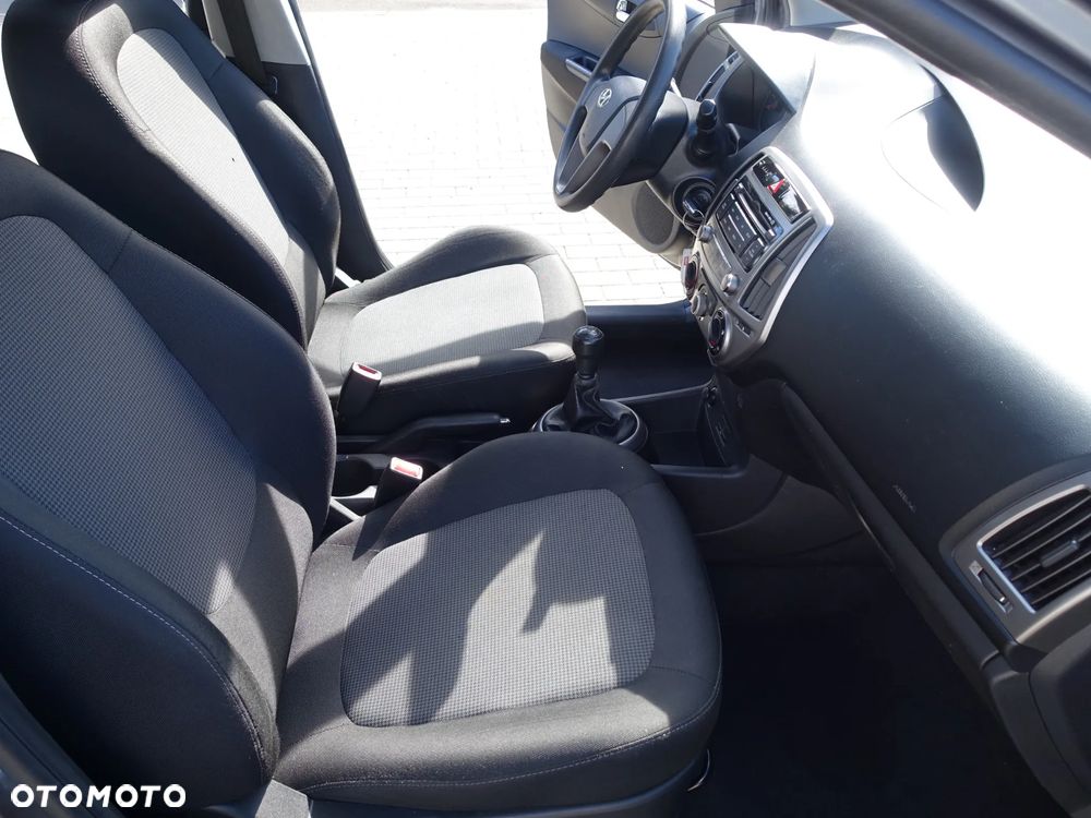 Hyundai i20 1.2 Fifa World Cup Edition - 10