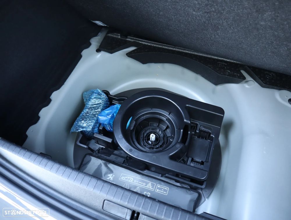 Peugeot 208 1.2 Hybrid Allure e-DCS6 - 56