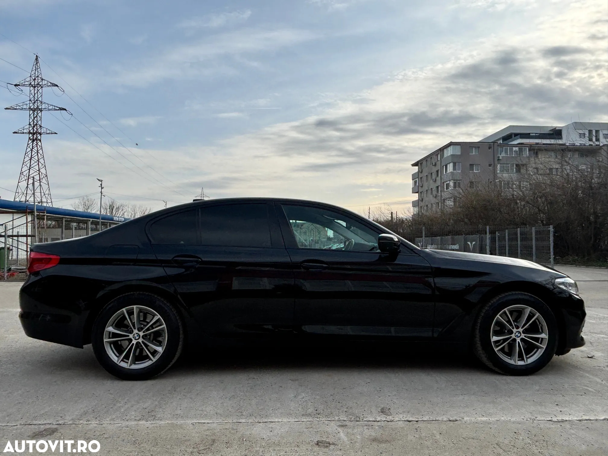 BMW Seria 5 520d xDrive Aut. Sport Line - 2