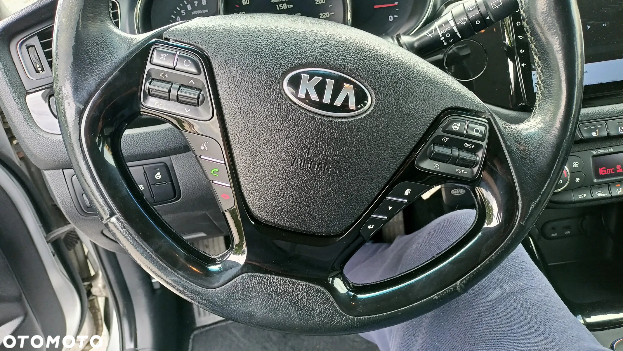 Kia Ceed 1.6 GDI DCT Platinum Edition - 11