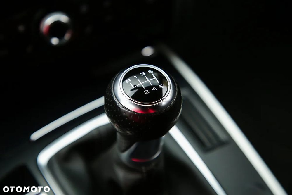 Audi A4 1.8 TFSI quattro S line Sportpaket - 32
