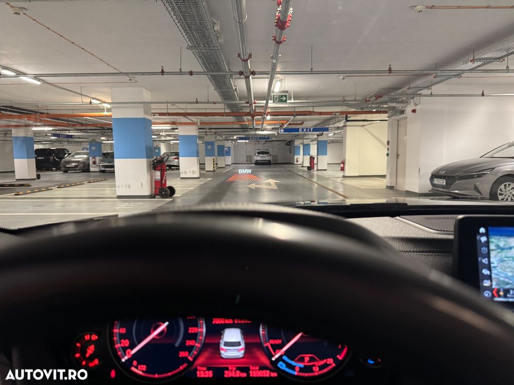 BMW Seria 3 320i Aut. Luxury Line - 26