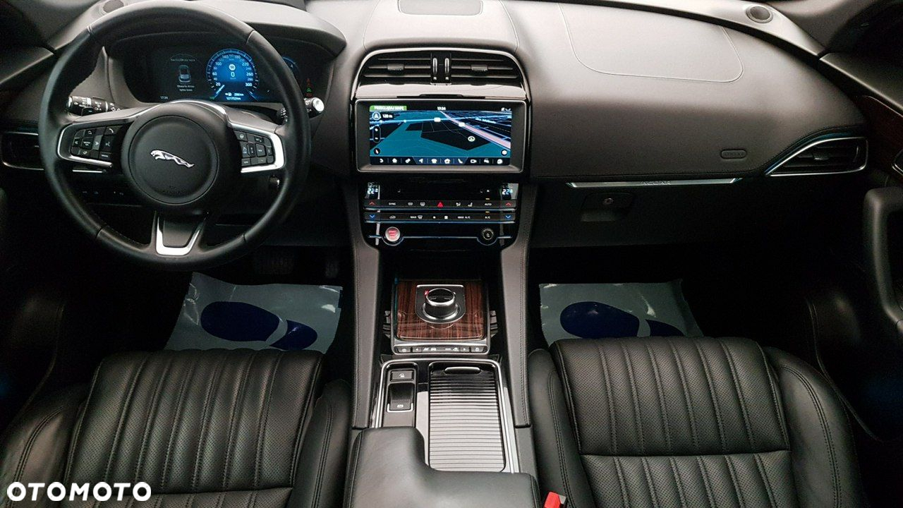 Jaguar F-Pace - 19